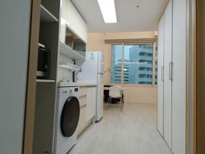 SEOUL STATYS BRAVO at Gimpo Airport