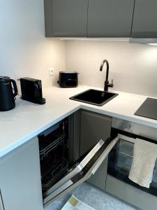 Residence K - Contemporary Altbau Apartment Vienna