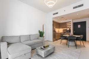 High-Rise & Boulevard View - 5-min to Burj & Mall