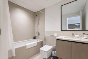 High-Rise & Boulevard View - 5-min to Burj & Mall