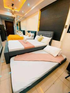 Shell Family Suites Ocean & MOA view