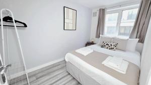 Queensway 4 Beds Home for 10 Guests