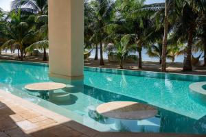 3BR Beachfront Elegant Condo -Family Getaway