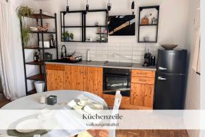 Ferienwohnung "Hannes & Toni", Urlaub in der Pfalz, S-Bahn 2 Min, WLAN & Parkplatz kostenlos, hundefreundlich