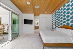 Twilight Fairway at ACME House Company