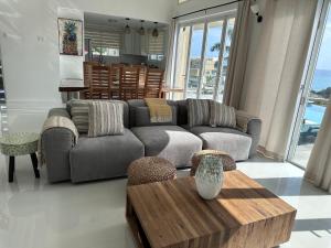 OneLoveVilla, Oceanview beach house, Whitehouse JA