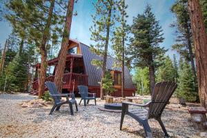 Covered Hot Tub Getaway Sleeps 9