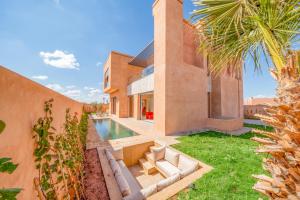 Luxury 5-Suite Villa with private pool in GOLF Amlkis