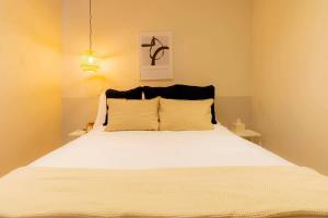 Capitalia Two Bedroom Near El Angel with Rooftop Gym and Fast Wifi