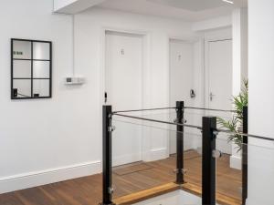 Hilltop Apartment 7 - Uk50599