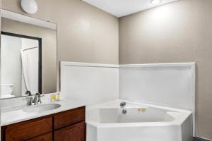 Days Inn by Wyndham Bainbridge