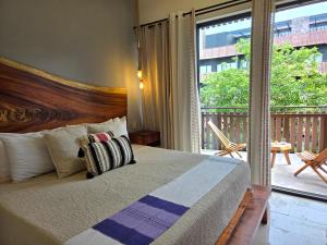 1BR - Sea View Rooftop pools steps to Beach & Jaguar Park