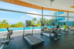C242 Panoramic Sea View 2BR Infinity Pool & Gym