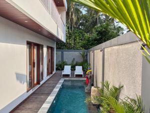Tri Aura Villa - Jungle View 3 Bedroom in Ubud