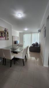 Apartamento uma quadra da praia