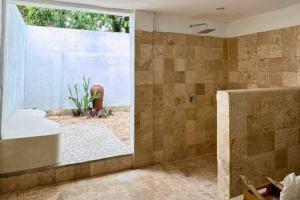 Quacey 1 BR Deluxe Room ZN302