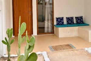 Quacey 1 BR Deluxe Room ZN302