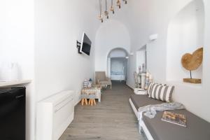 Angel Luxury Suites Santorini Greece