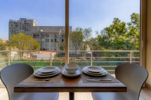 Capitalia Calm Urban Suite Near Frida Museum