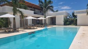 Villa Zuleikha, Private Pool, Roof Terrace, Garden, 15 mins from the beach