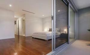 126 Spacious apt in the heart of Sorrento