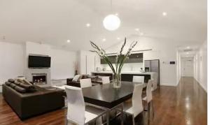 126 Spacious apt in the heart of Sorrento