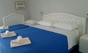 Deluxe Triple Room with Sea View