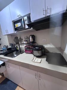 TREES HOMESTAY BY ME at TREES RESIDENCES QUEZON CITY