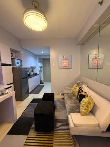 Spectacular Manila View 1 Bedroom Condo Prime Location near PICC, MOA,DFA,World Trade Center