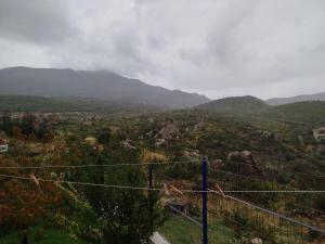 Σπίτι στο βουνό αλλά μια ανάσα από τη θάλασσα