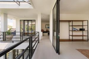 Spacious 5BR Modern Simplicity, Near Canggus Best