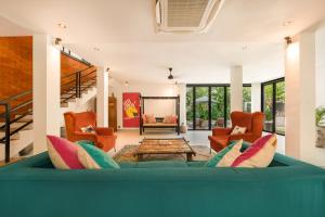 Spacious 5BR Modern Simplicity, Near Canggus Best