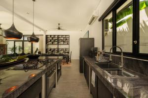 Elegant Modern 4BR Retreat in the Heart of Berawa