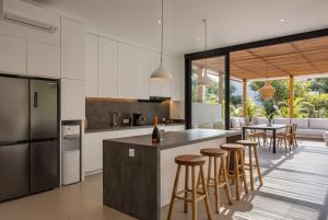 Villa Mocha - Surf & Golf Retreat Between Balis Best Beaches