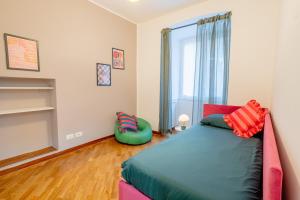 2-minute walk to the center -2 rooms in Carignano