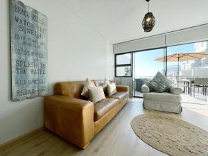 Coastal Hospitality - De Valle 24