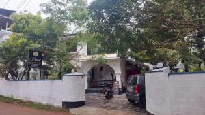 Pearl House Residency
