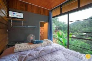 โฮมสเตย์ พ่อหลวง แม่หลวง บ้านแม่ลาย