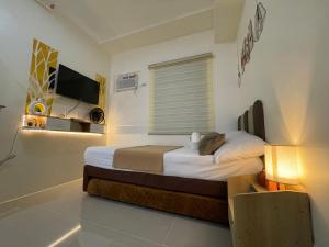 Sky Condotel Staycation