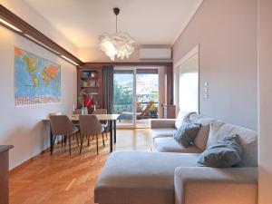 Central Pagrati Apartment with Park View Balcony - opp Pangrati Grove