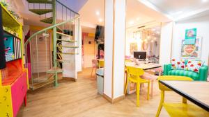 Lemon & Green GuestHome