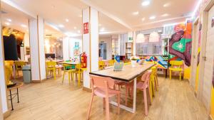 Lemon & Green GuestHome