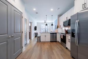 Landing Modern 1BD Gym Yoga Studio