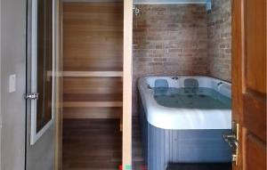 Beautiful Home In Klostar Ivanic