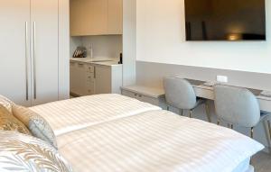 Awesome Apartment In Palit With Wifi 