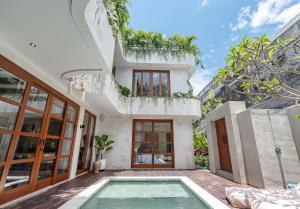 The Urban Retreat Seminyak Private Pool Villas with Butler for Families & Groups
