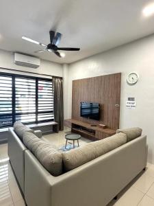 Cozy Double-storey House 4R4BR
