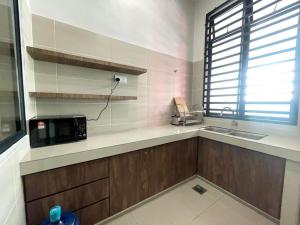 Cozy Double-storey House 4R4BR