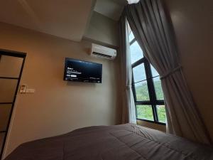 Rare Find Penthouse with Private Office and Jungle Mountrain Views