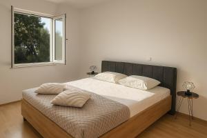 Melissa Beach two bedroom apartment with balcony